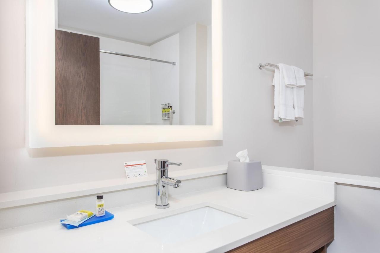 Holiday Inn Express Williamsburg By Ihg Exteriör bild
